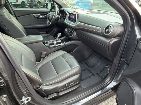 Certified 2022 Chevrolet Blazer Premier w/ Enhanced Convenience Package image 17