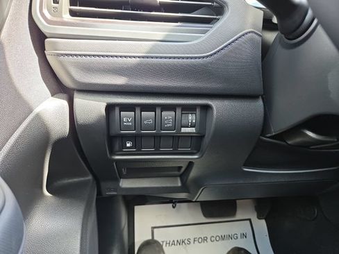Used 2025 Subaru Forester Premium AWD/4WD image 23