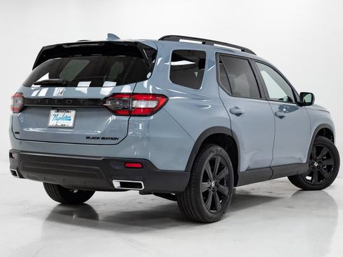 Used 2025 Honda Pilot Black Edition image 32