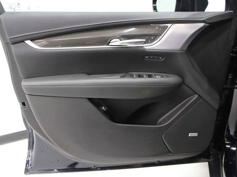 Certified 2022 Cadillac XT5 Sportv image 12