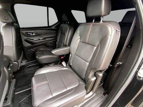 Used 2023 Chevrolet Traverse RS FWD image 19