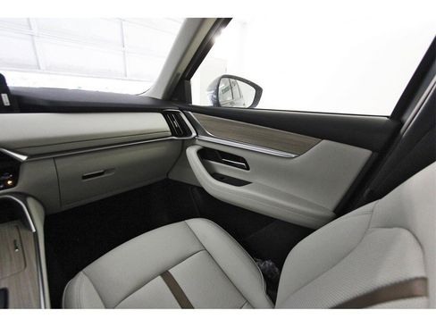 Used 2025 MAZDA CX-90 3.3 Turbo w/ Premium Plus Pkg image 10