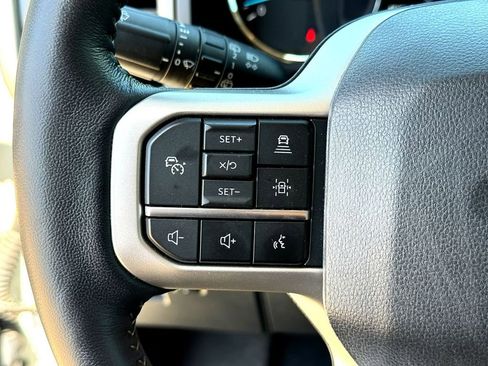 Used 2023 Ford Expedition XLT image 16