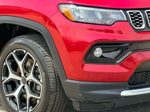 Certified 2025 Jeep Compass Limited AWD/4WD image 8