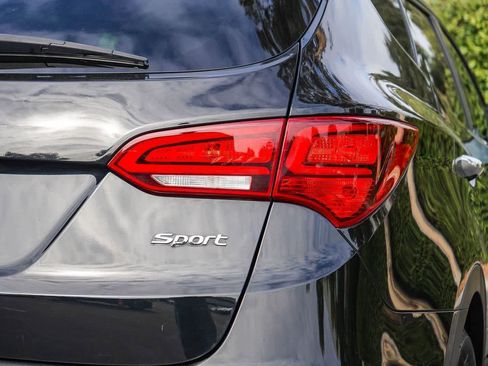 Used 2017 Hyundai Santa Fe Sport FWD image 7