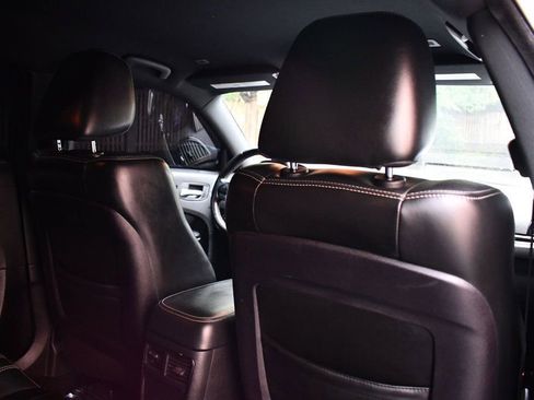 Used 2019 Chrysler 300 S image 43