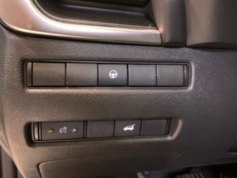 Used 2021 Nissan Rogue SV w/ Premium Package image 20