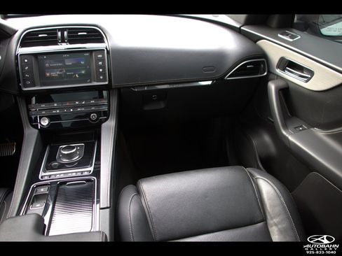 Used 2018 Jaguar F-PACE S AWD/4WD image 38