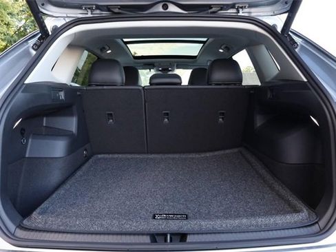 New 2025 Volkswagen Tiguan SE image 7