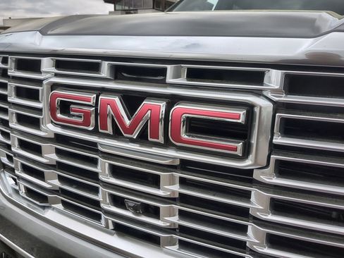 New 2026 GMC Yukon XL Denali w/ Denali Reserve Package AWD/4WD image 32