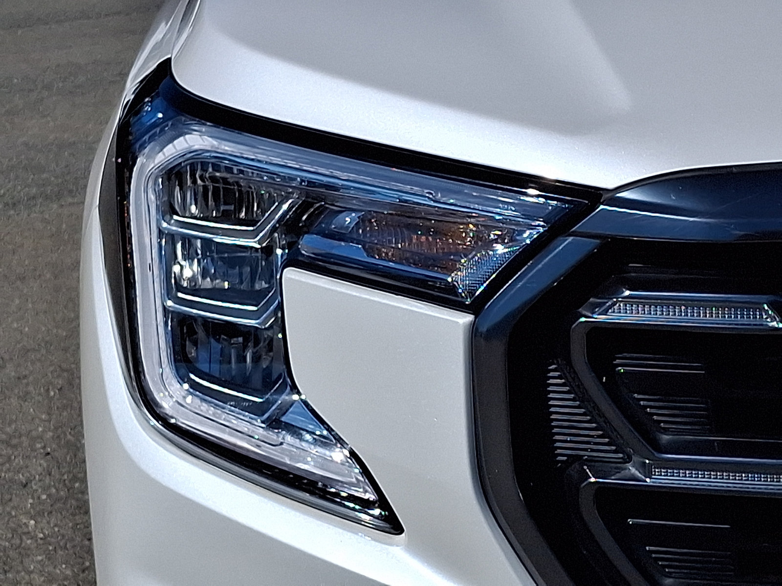 Certified 2023 GMC Terrain AT4 w/ Tech Package AWD/4WD image 9