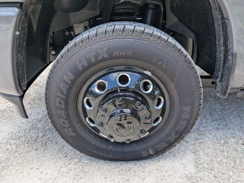 New 2026 RAM 3500 Laramie AWD/4WD image 10