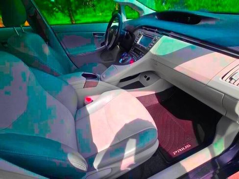 Used 2014 Toyota Prius Four image 12