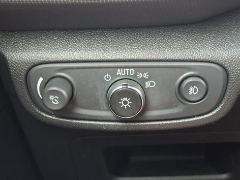 Used 2021 Chevrolet TrailBlazer RS w/ Convenience Package FWD image 18