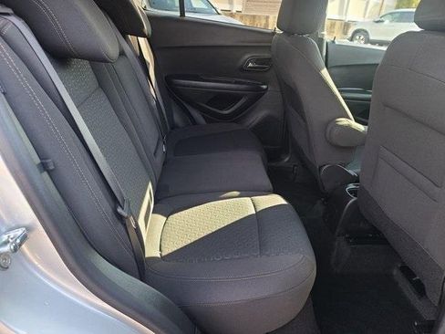 Used 2022 Chevrolet Trax LS w/ Tint and Cruise Package image 16