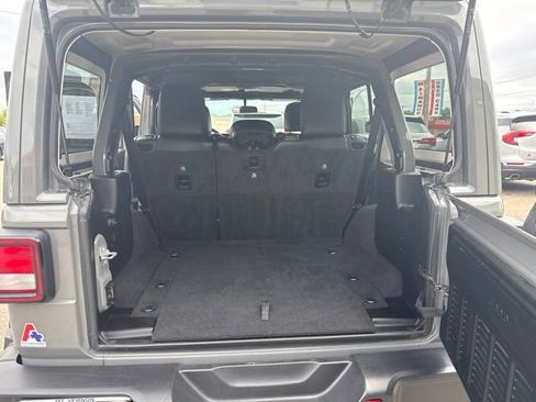 Used 2021 Jeep Wrangler Unlimited Sahara AWD/4WD image 11