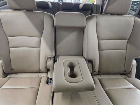 Used 2020 Honda Pilot Touring image 39