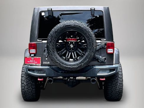 Used 2016 Jeep Wrangler Unlimited Rubicon AWD/4WD image 6