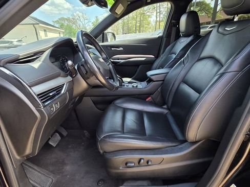 Used 2023 Cadillac XT4 Premium Luxury image 16