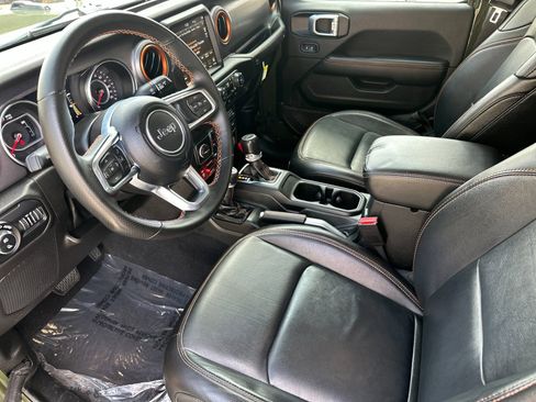 Used 2022 Jeep Gladiator Mojave AWD/4WD image 11