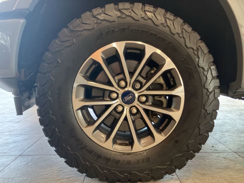 Used 2019 Ford F150 XLT w/ Equipment Group 302A Luxury image 9