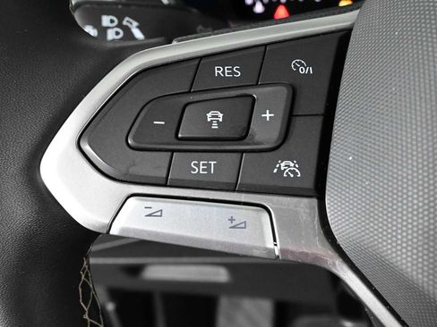 Certified 2023 Volkswagen Tiguan SE FWD image 20
