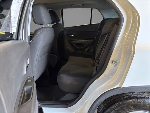 Used 2020 Chevrolet Trax LS w/ Tint and Cruise Package FWD image 10