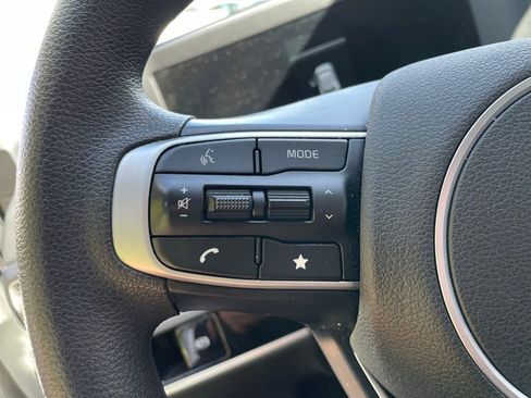 Certified 2025 Kia Sportage LX image 12