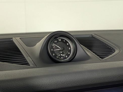 Certified 2026 Porsche Macan image 30