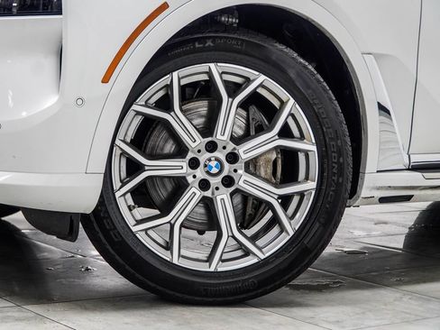 Used 2026 BMW X7 xDrive40i AWD/4WD image 3
