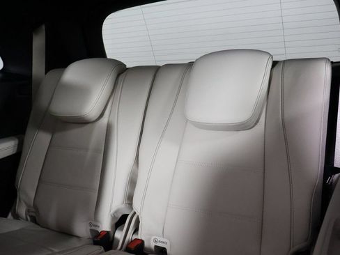 New 2026 Mercedes-Benz GLS 580 4MATIC image 7