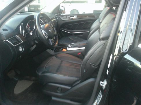 Used 2014 Mercedes-Benz GL 450 4MATIC image 31