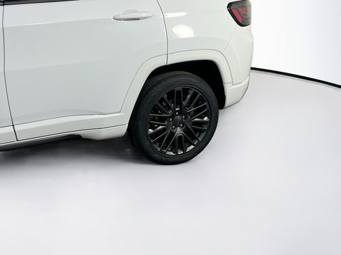 Used 2022 Jeep Compass High Altitude AWD/4WD image 30