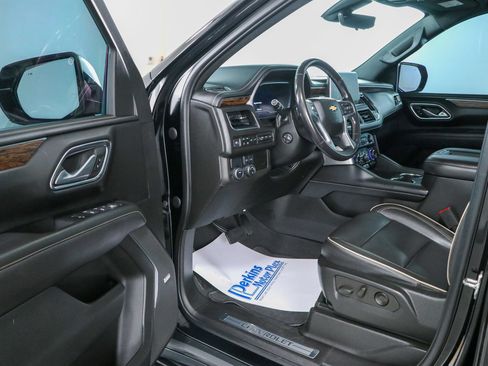 Used 2022 Chevrolet Tahoe Premier RWD image 3