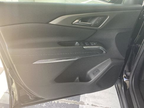 Used 2024 Chevrolet Traverse LT FWD image 24