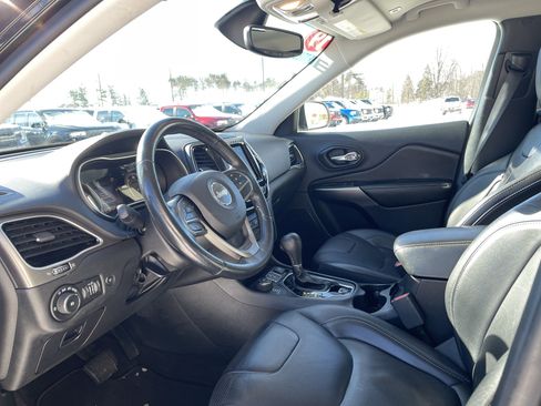 Used 2019 Jeep Cherokee Limited image 11
