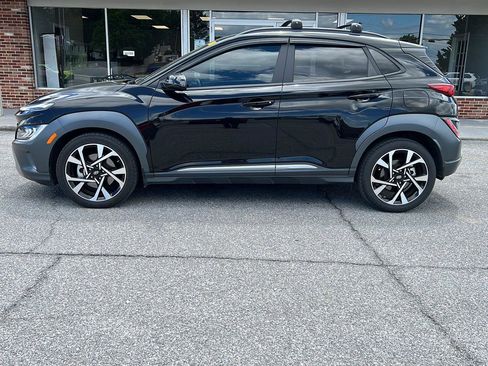 Used 2023 Hyundai Kona Limited AWD/4WD image 2
