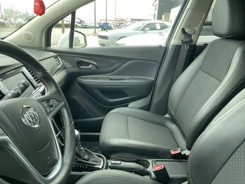 Used 2022 Buick Encore Preferred w/ Safety Package image 3