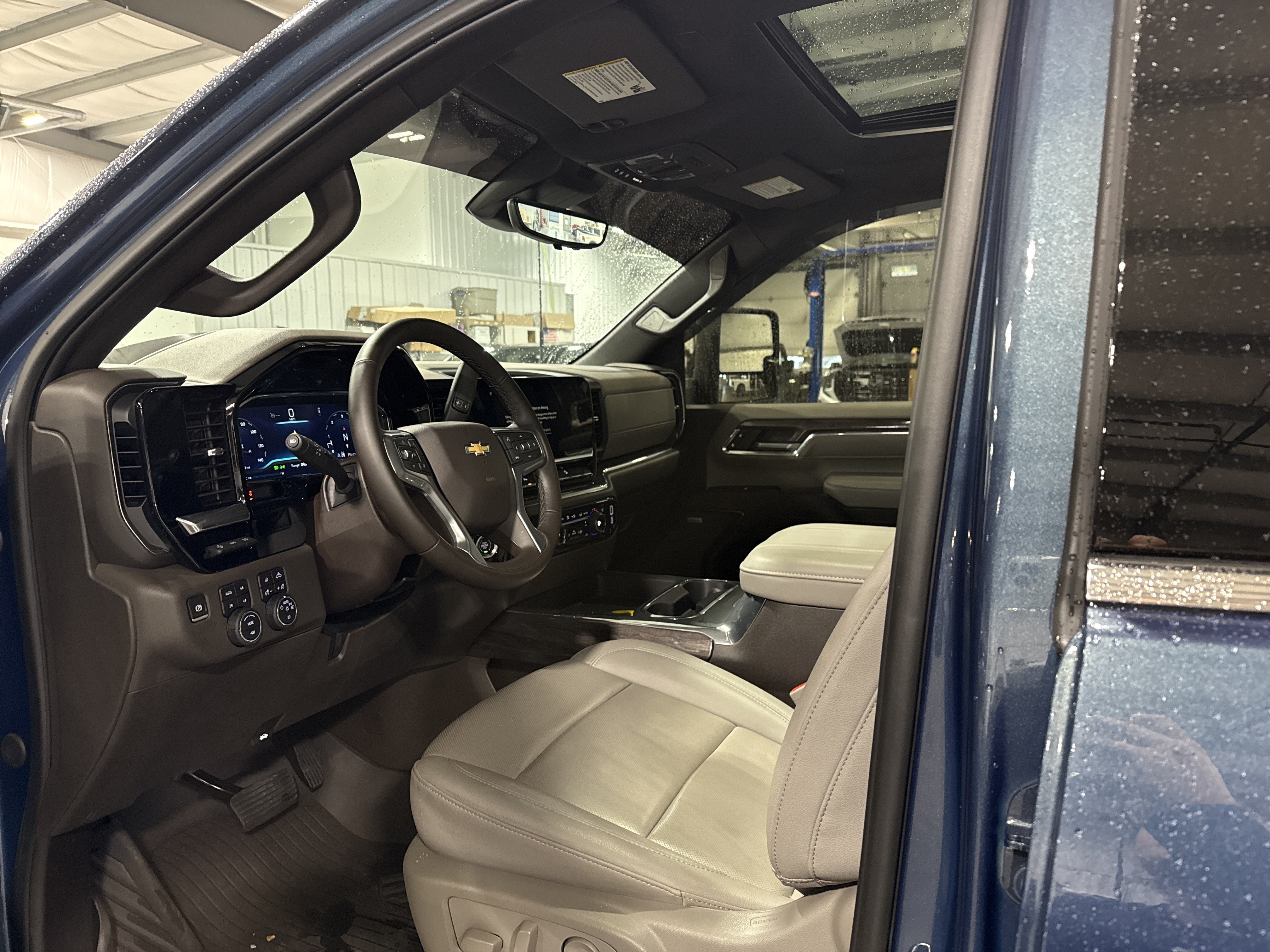 Used 2024 Chevrolet Silverado 2500 LTZ w/ LTZ Premium Package AWD/4WD image 8