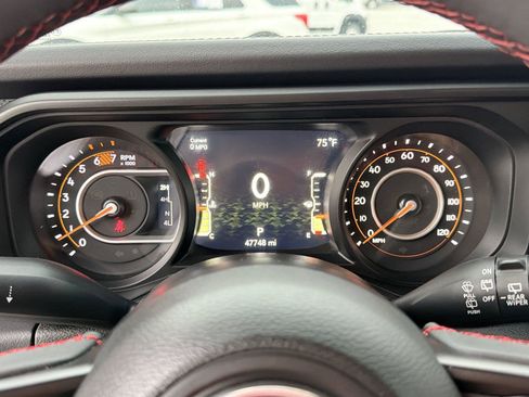 Used 2025 Jeep Wrangler Unlimited Rubicon AWD/4WD image 25
