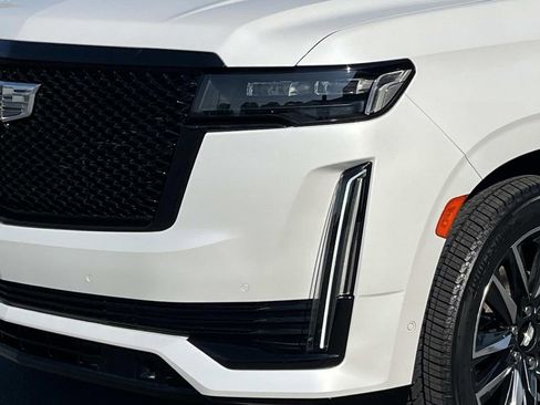 Used 2021 Cadillac Escalade Sport Platinum w/ Heavy-Duty Trailer Package AWD/4WD image 9