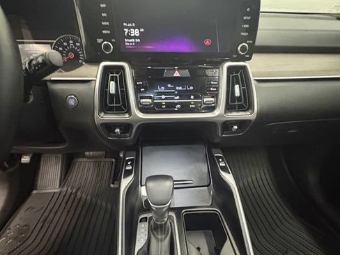 Used 2023 Kia Sorento S w/ Panoramic Sunroof Package AWD/4WD image 19