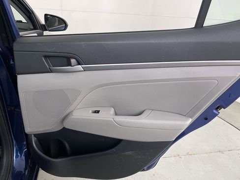 Used 2017 Hyundai Elantra SE image 21