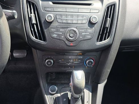 Used 2015 Ford Focus SE FWD image 13
