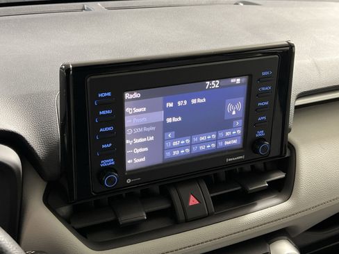 Used 2022 Toyota RAV4 XLE image 16