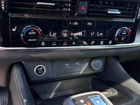 Used 2021 Nissan Rogue SL image 21