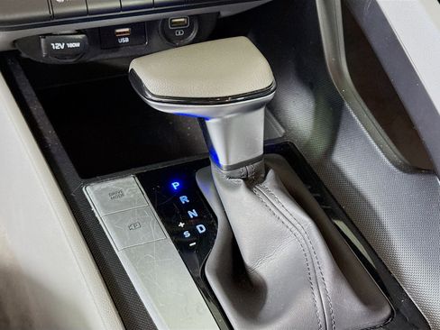 Used 2022 Hyundai Elantra SEL w/ Preferred Accessory Package image 19