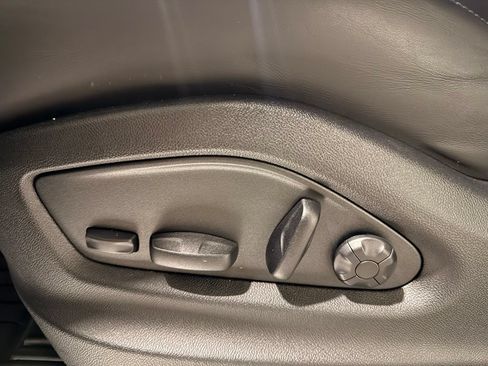 Used 2024 Porsche Cayenne Coupe AWD/4WD image 16