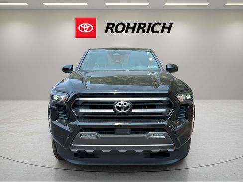 Used 2024 Toyota Tacoma SR5 AWD/4WD image 2