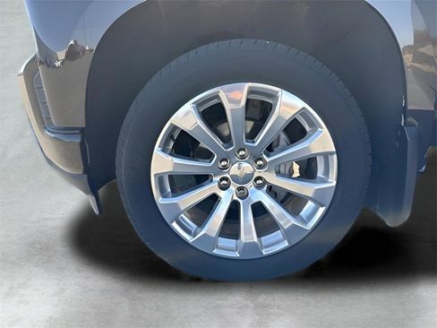 Used 2019 Chevrolet Silverado 1500 High Country w/ Technology Package image 34